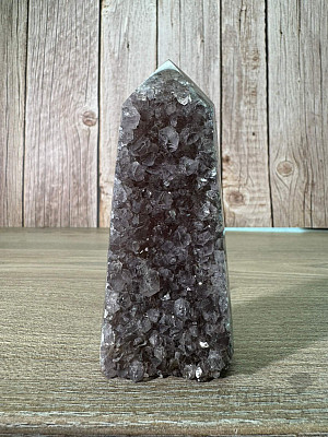 Amethyst-Druse Brasilien-Spitze - Obelisk 5