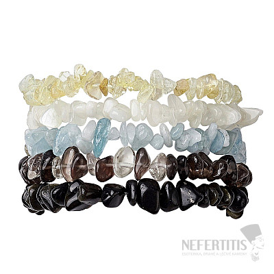 Ein Set aus fünf Armbändern – Aquamarin, Mondstein, Citrin, Aquamarin, Rauchquarz und Obsidian