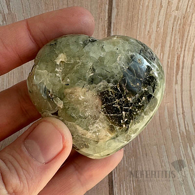 Prehnite heart 3