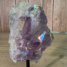 Amethyst-Titan-Aura-Druza auf Stand 9