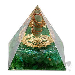 Orgonite aventurine pyramid with aventurine crystal