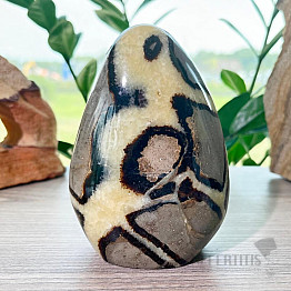 Polished septaria freeform Madagascar 1