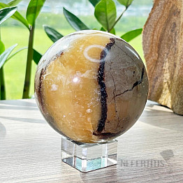 Septaria polished ball Madagascar 4